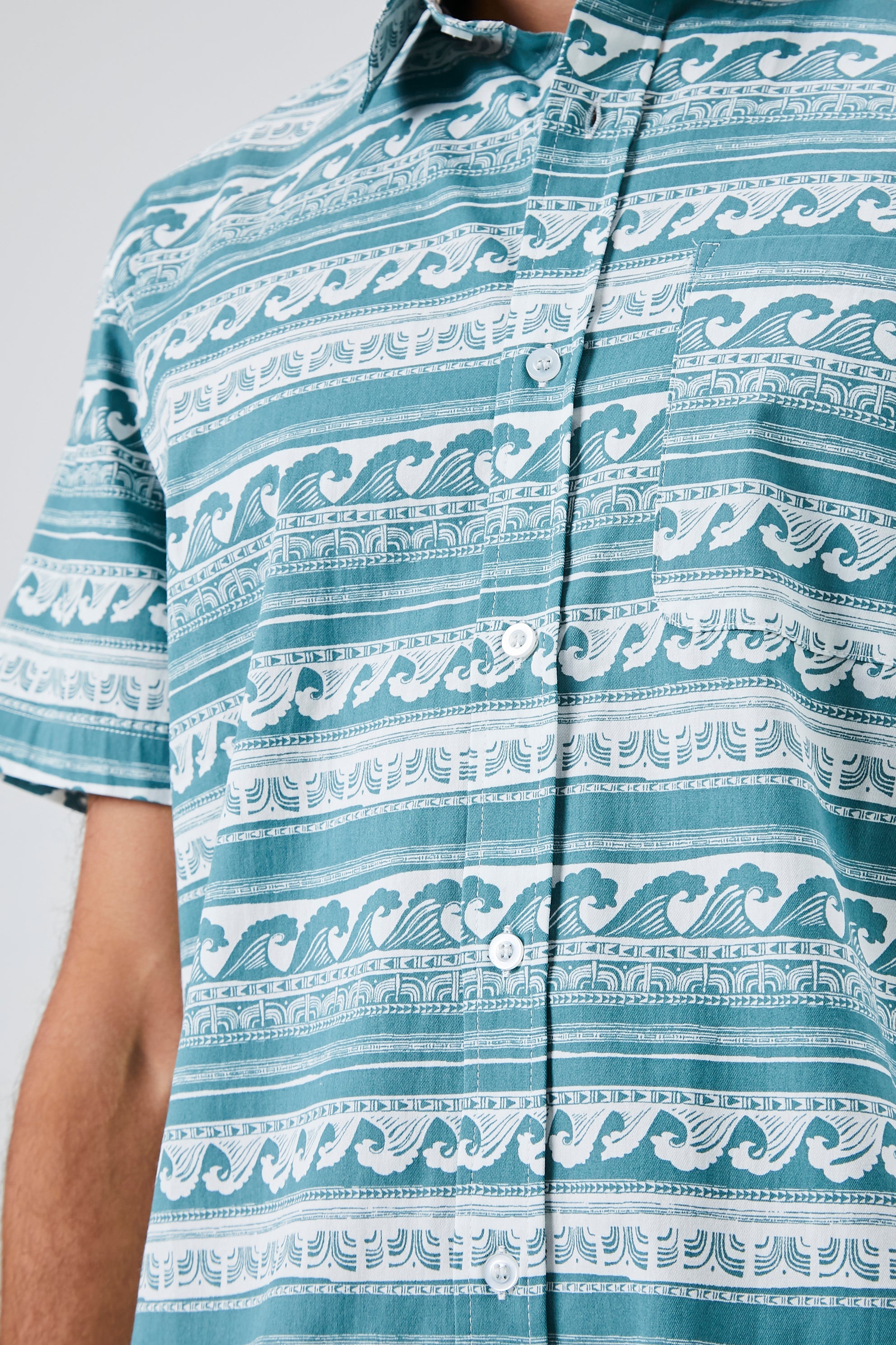 Whitegreen Wave Print Button-Front Shirt 5